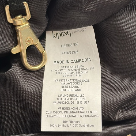 Kipling Dolan black nylon convertible crossbody handbag with patent leather trim - Picture 8 of 13